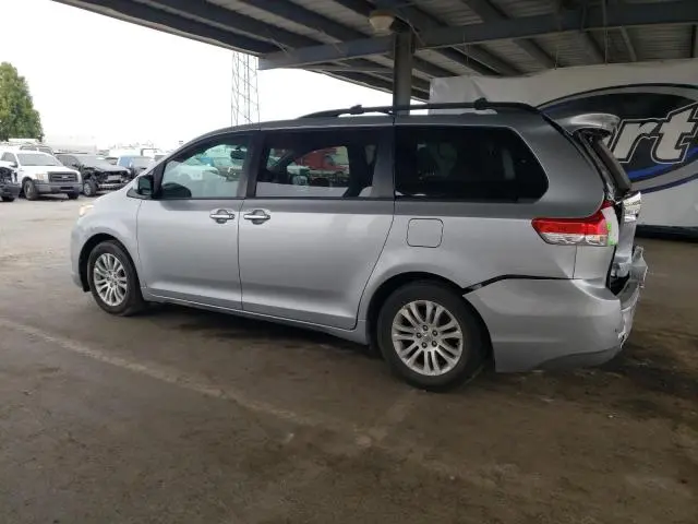 2014 TOYOTA SIENNA XLE  