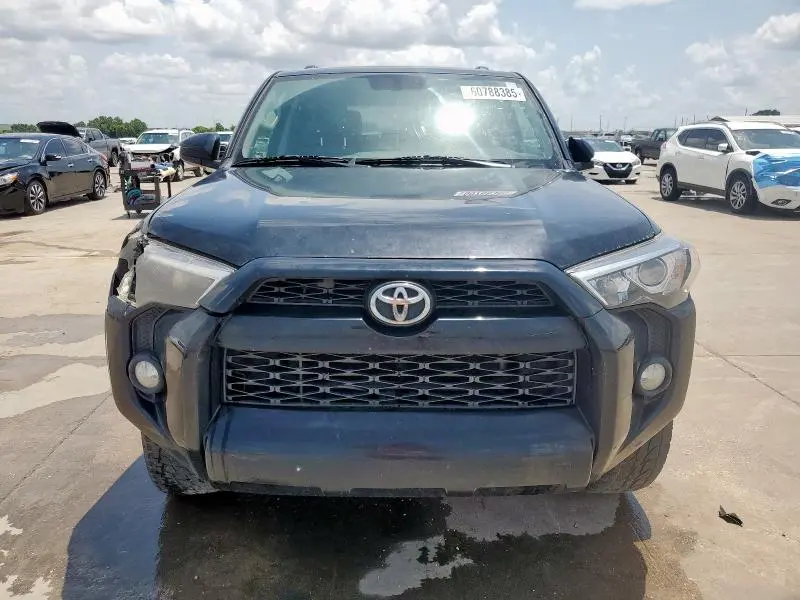 2019 TOYOTA 4RUNNER SR5  