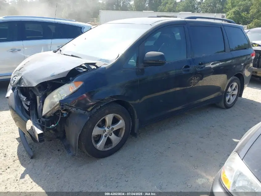 2014 TOYOTA SIENNA LE V6 8 PASSENGER