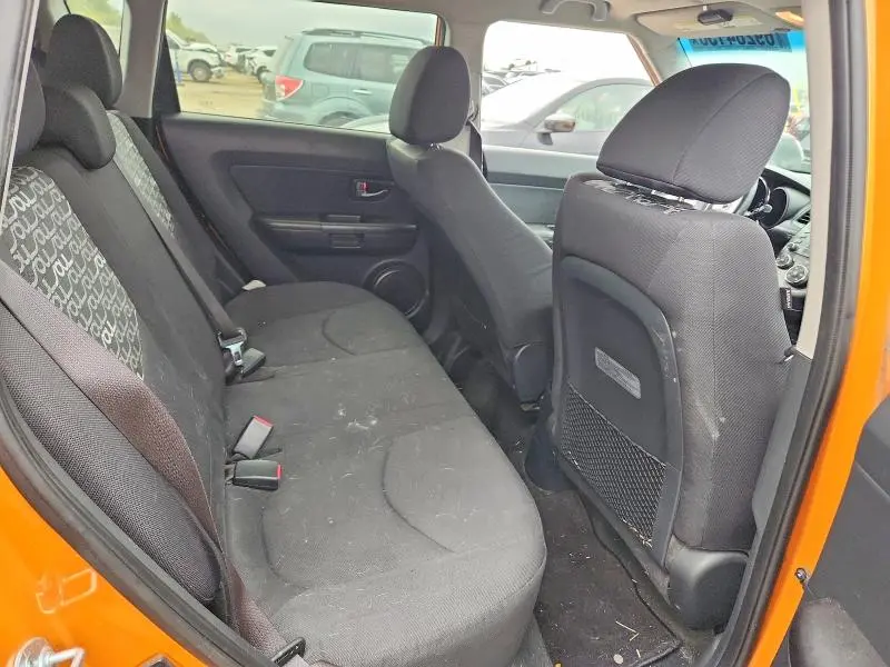 2011 KIA SOUL +  