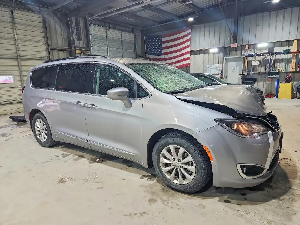2017 CHRYSLER PACIFICA TOURING L  
