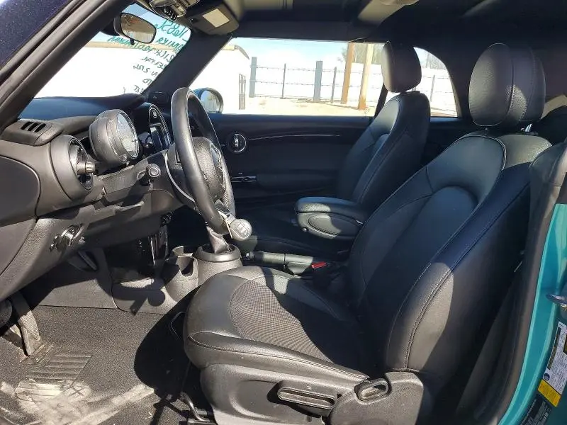 2019 MINI COOPER   