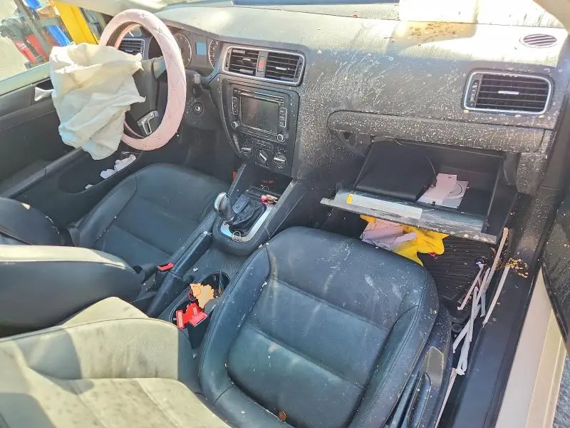 2012 VOLKSWAGEN JETTA SE  