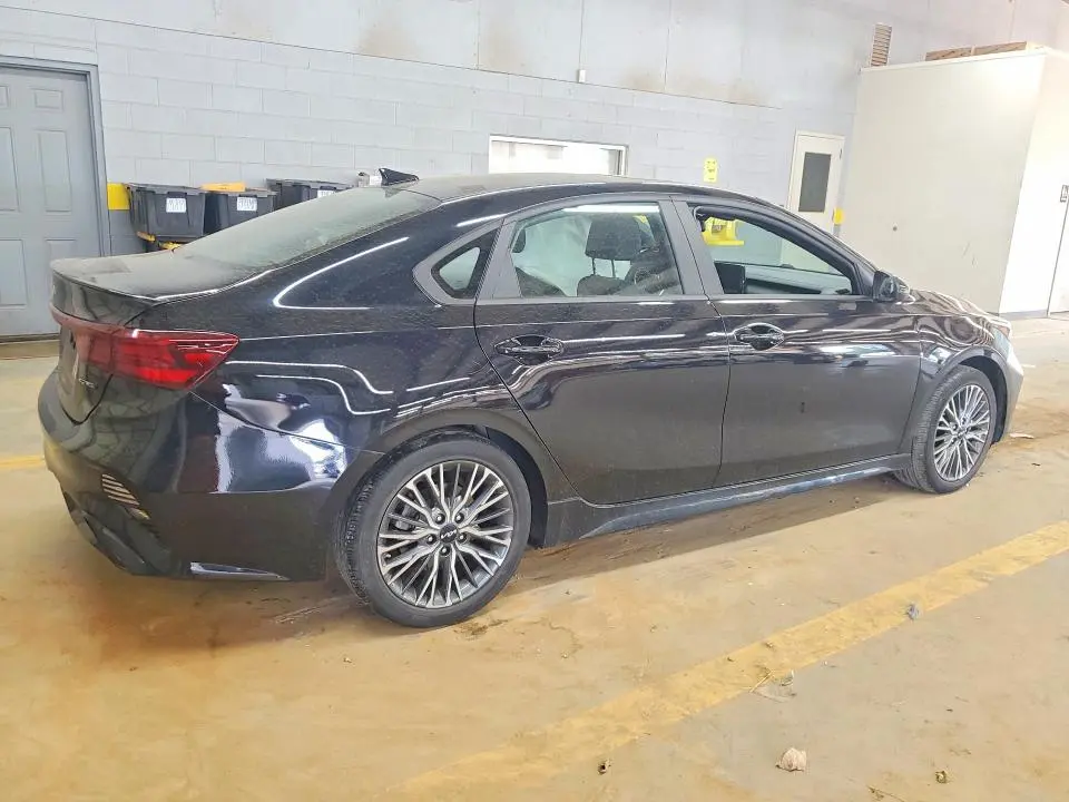 2022 KIA FORTE GT LINE  