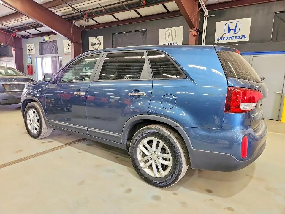 2014 KIA SORENTO LX  