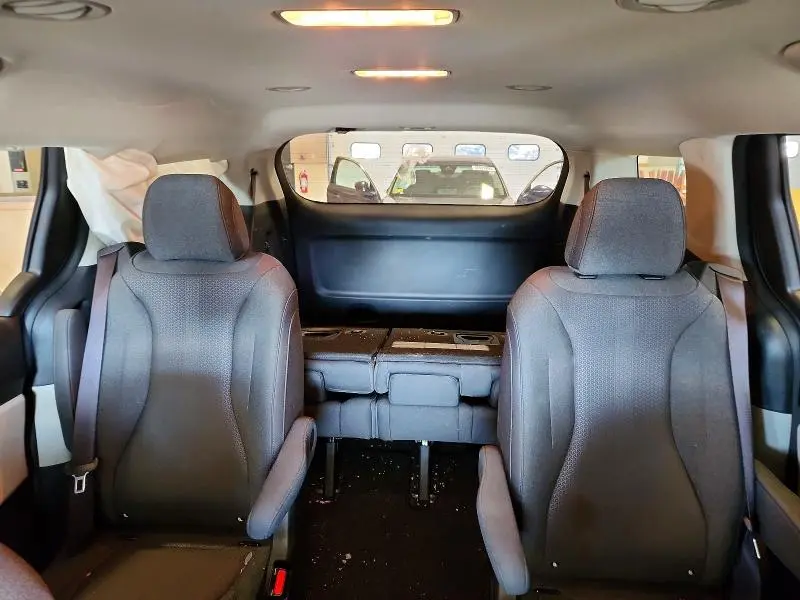 2022 KIA CARNIVAL LX  
