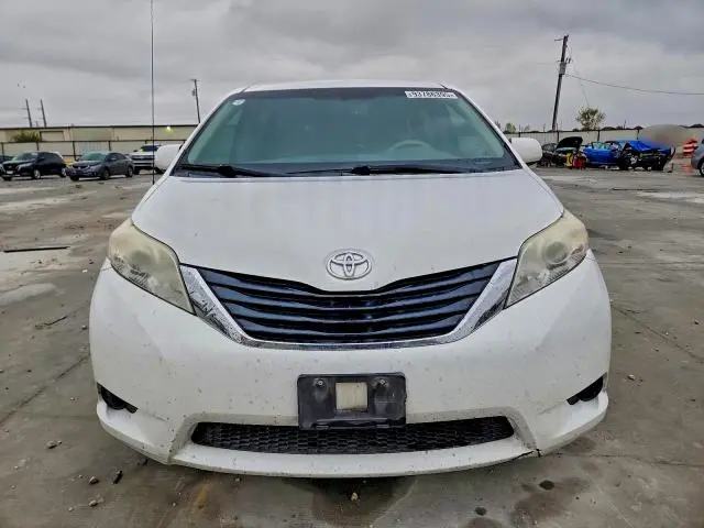 2011 TOYOTA SIENNA LE  
