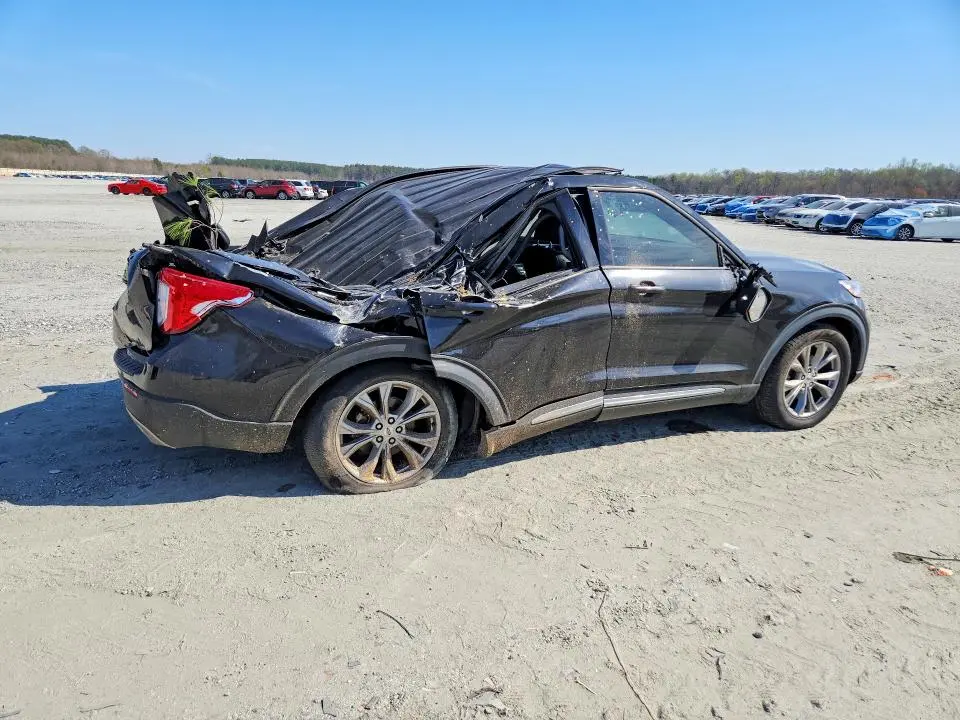 2022 FORD EXPLORER XLT  