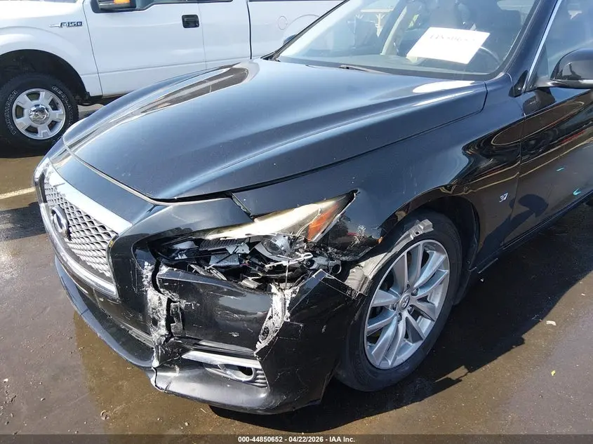 2015 INFINITI Q50  