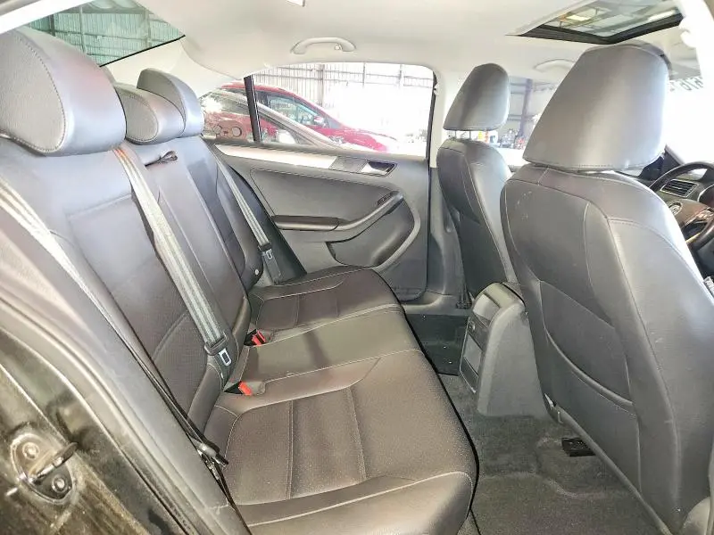 2018 VOLKSWAGEN JETTA SE  