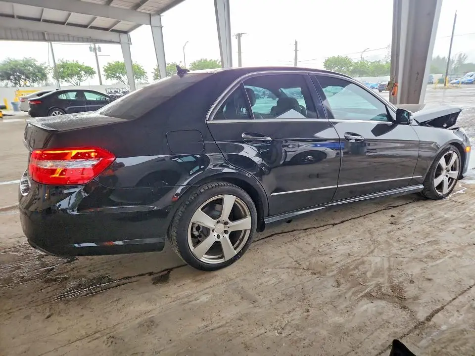 2011 MERCEDES-BENZ E 350  
