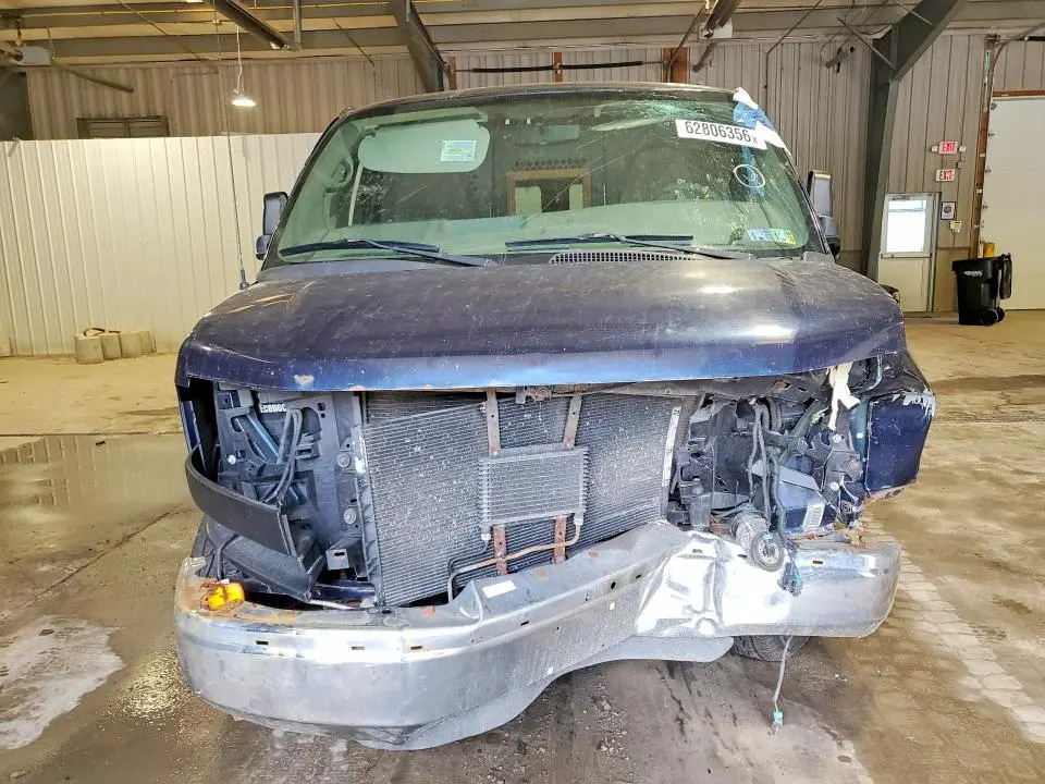 2010 GMC SAVANA G2500  