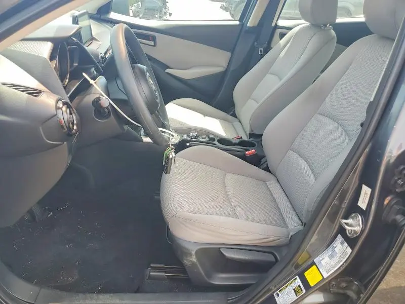 2019 TOYOTA YARIS L  