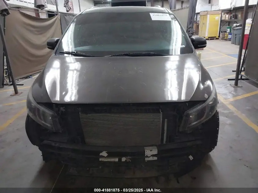 2017 KIA SEDONA LX