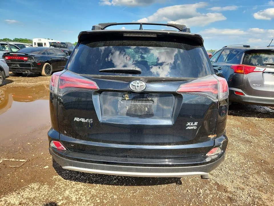 2016 TOYOTA RAV4 XLE  