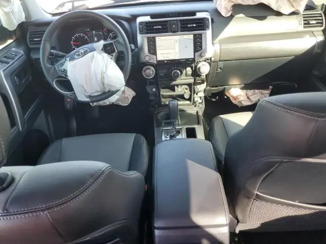 2022 TOYOTA 4RUNNER SR5  