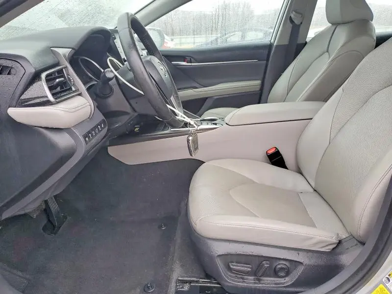 2022 TOYOTA CAMRY XLE  