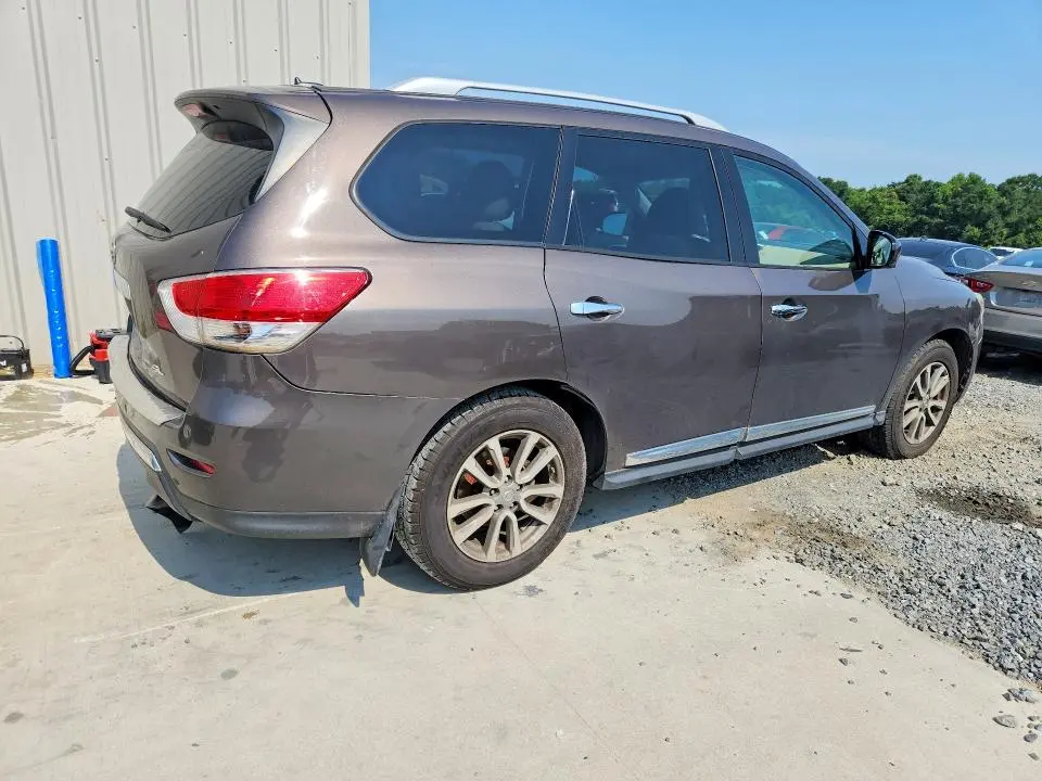 2016 NISSAN PATHFINDER SL  