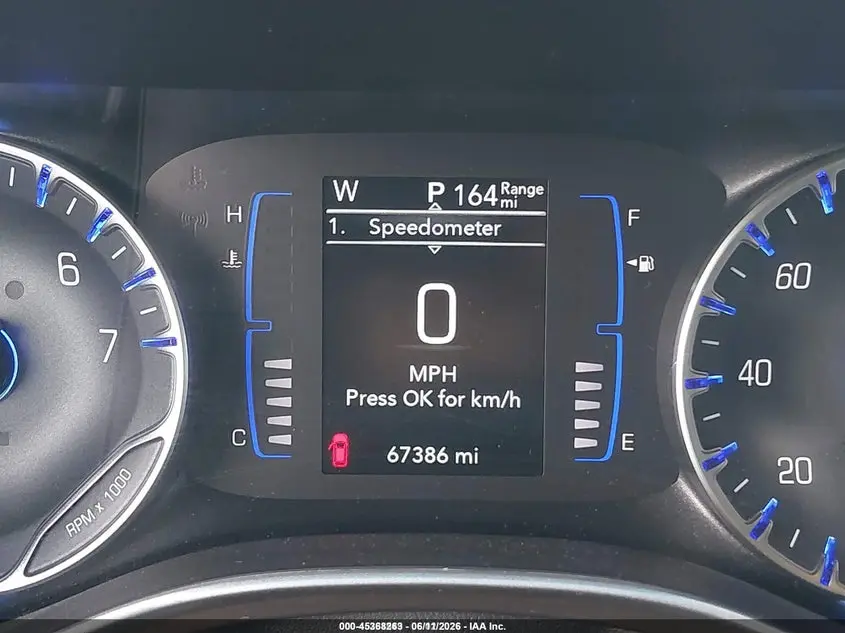 2020 CHRYSLER VOYAGER L