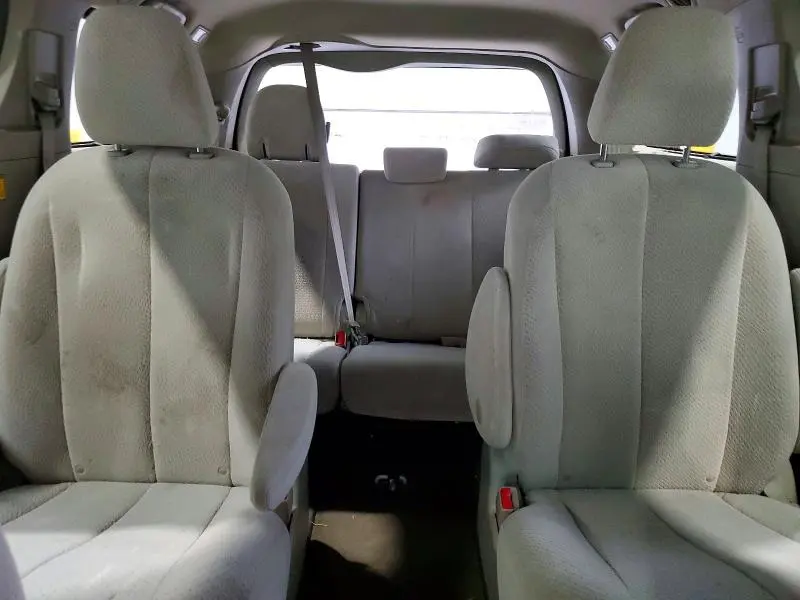 2013 TOYOTA SIENNA LE 7-PASSENGER  