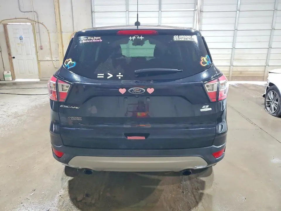 2017 FORD ESCAPE SE  