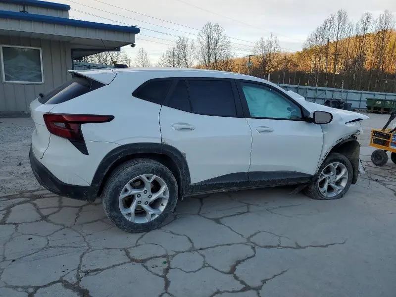 2025 CHEVROLET TRAX LS  