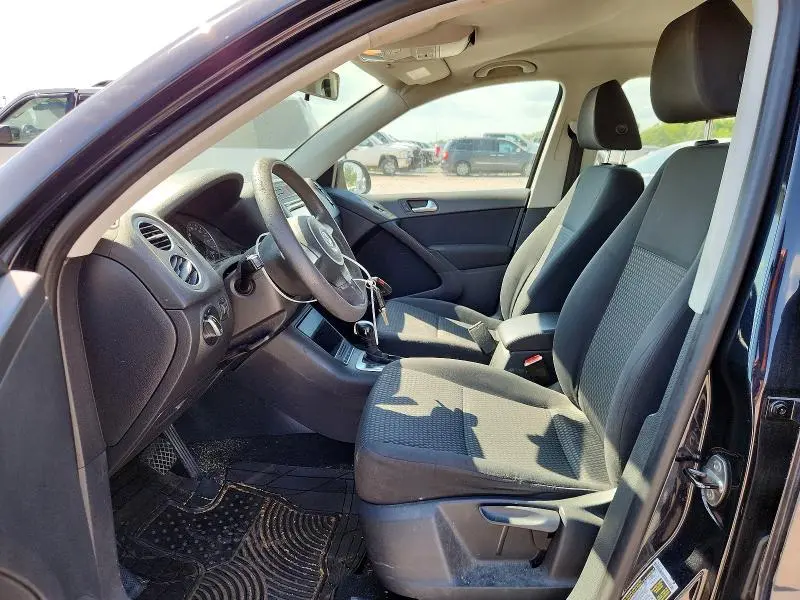 2011 VOLKSWAGEN TIGUAN S  