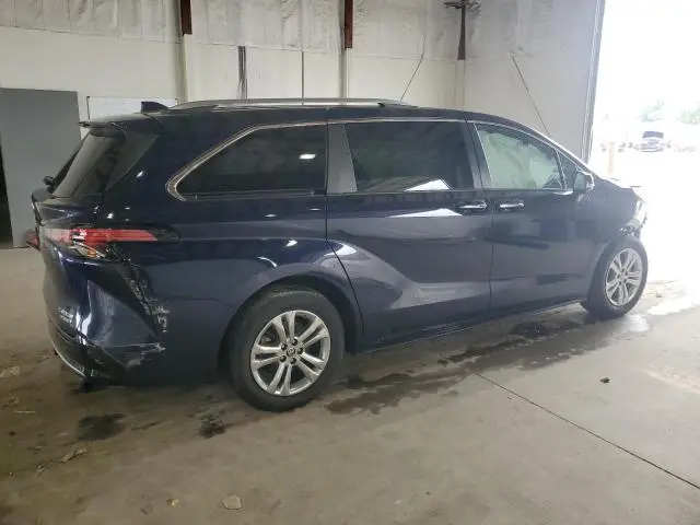 2022 TOYOTA SIENNA LIMITED
