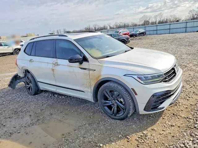 2023 VOLKSWAGEN TIGUAN SE R-LINE BLACK  