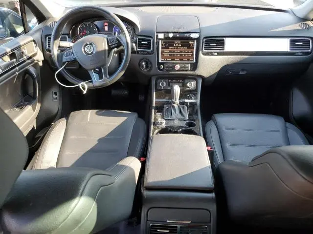2011 VOLKSWAGEN TOUAREG V6  