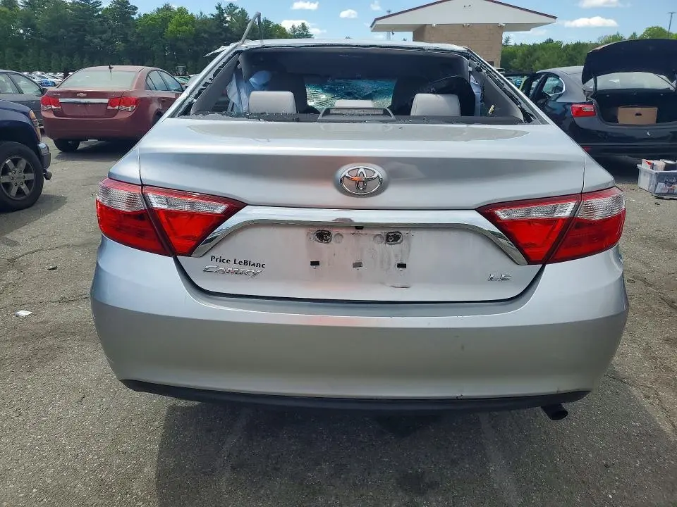 2015 TOYOTA CAMRY LE  