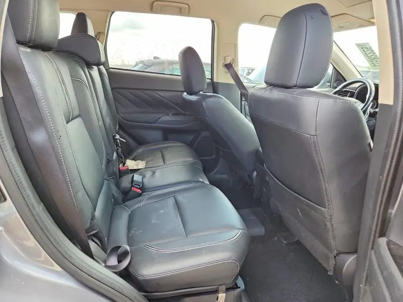 2018 MITSUBISHI OUTLANDER SE  