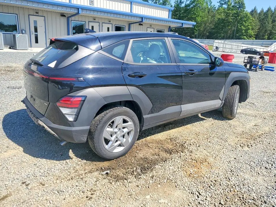 2024 HYUNDAI KONA SE  