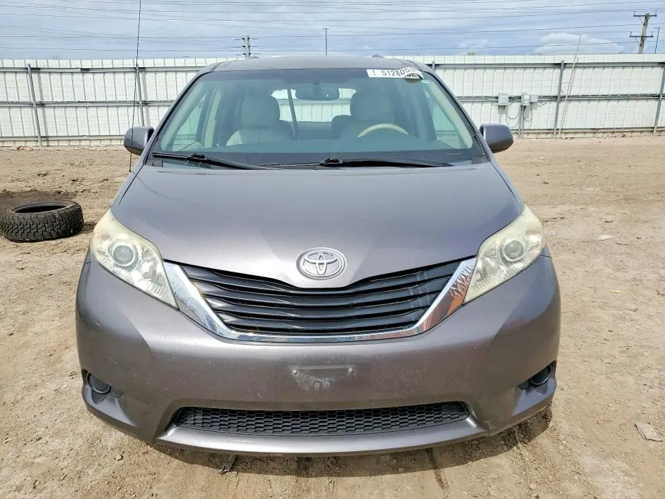 2011 TOYOTA SIENNA LE  