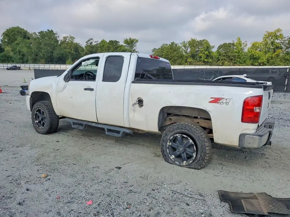 2011 CHEVROLET SILVERADO K1500 LT  