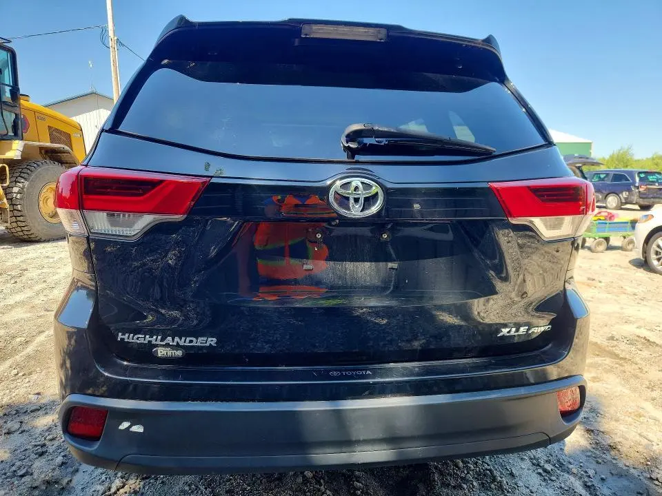 2018 TOYOTA HIGHLANDER XLE  