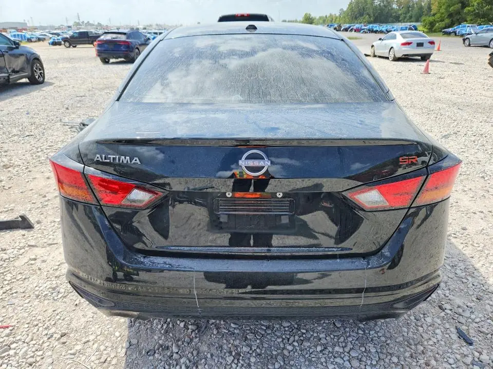 2024 NISSAN ALTIMA SR  