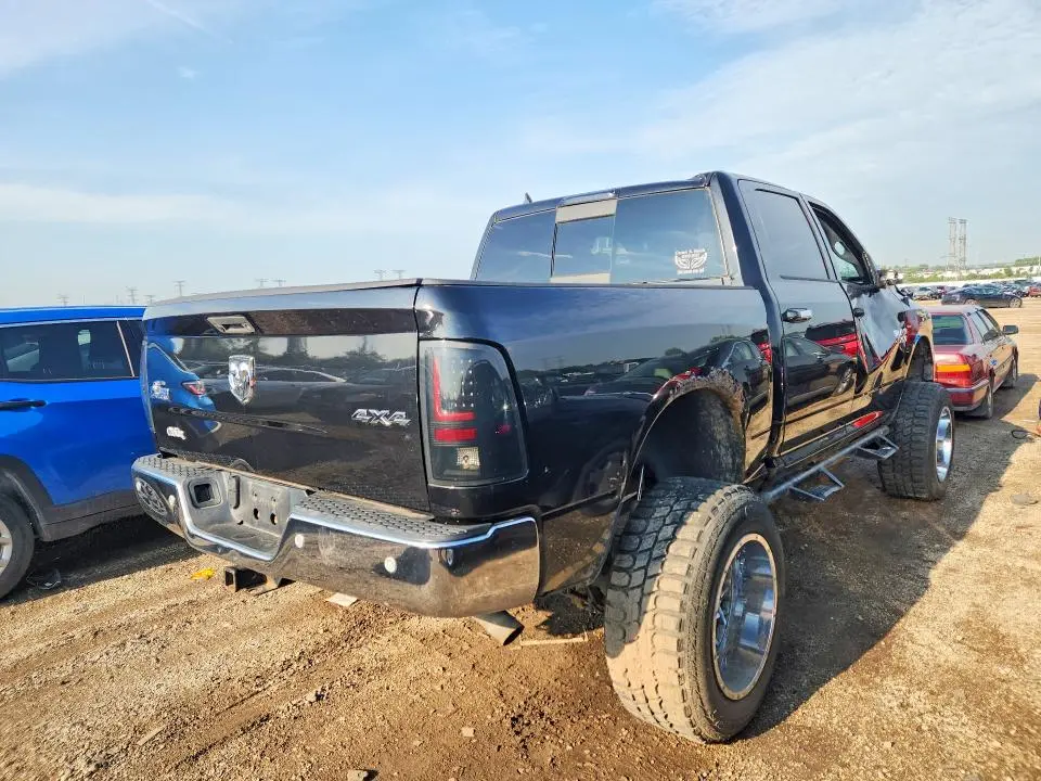 2015 RAM 1500 SLT  