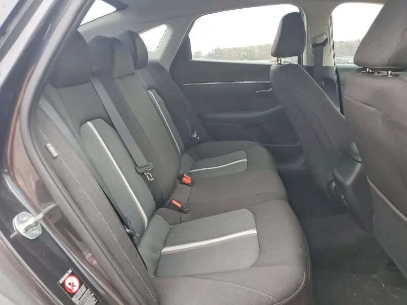 2022 HYUNDAI SONATA SE  