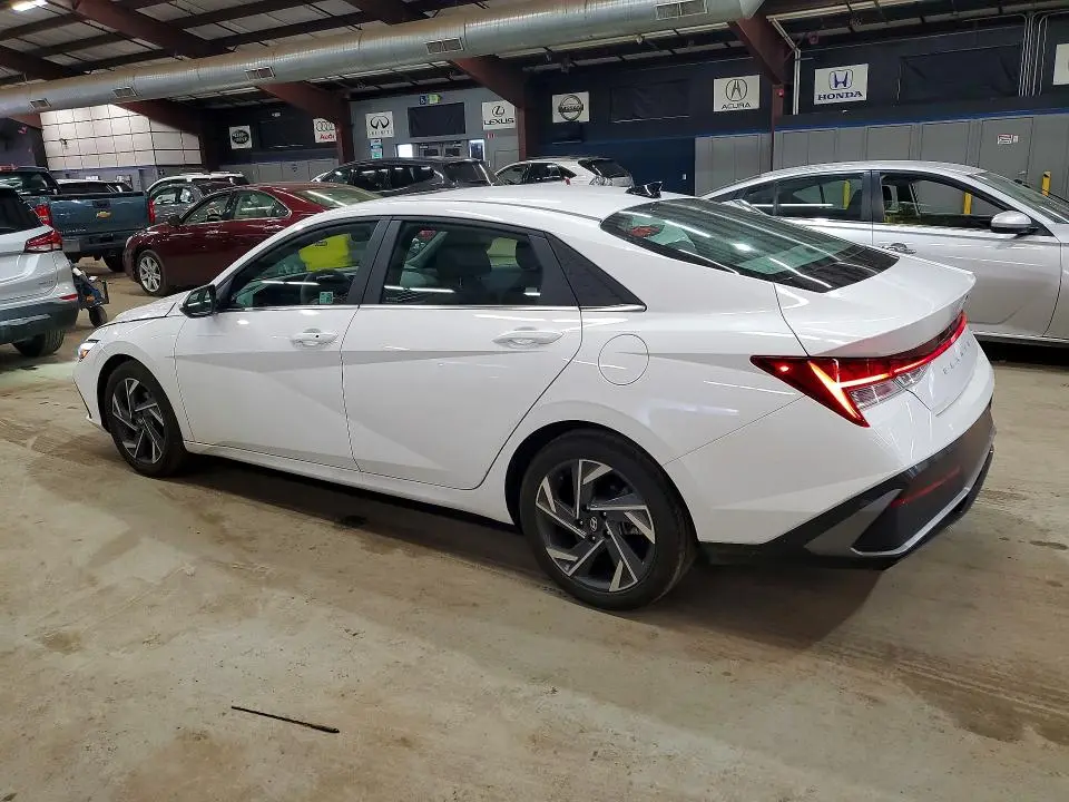 2024 HYUNDAI ELANTRA SEL  