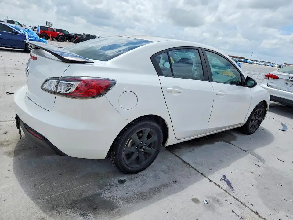 2010 MAZDA 3 I  