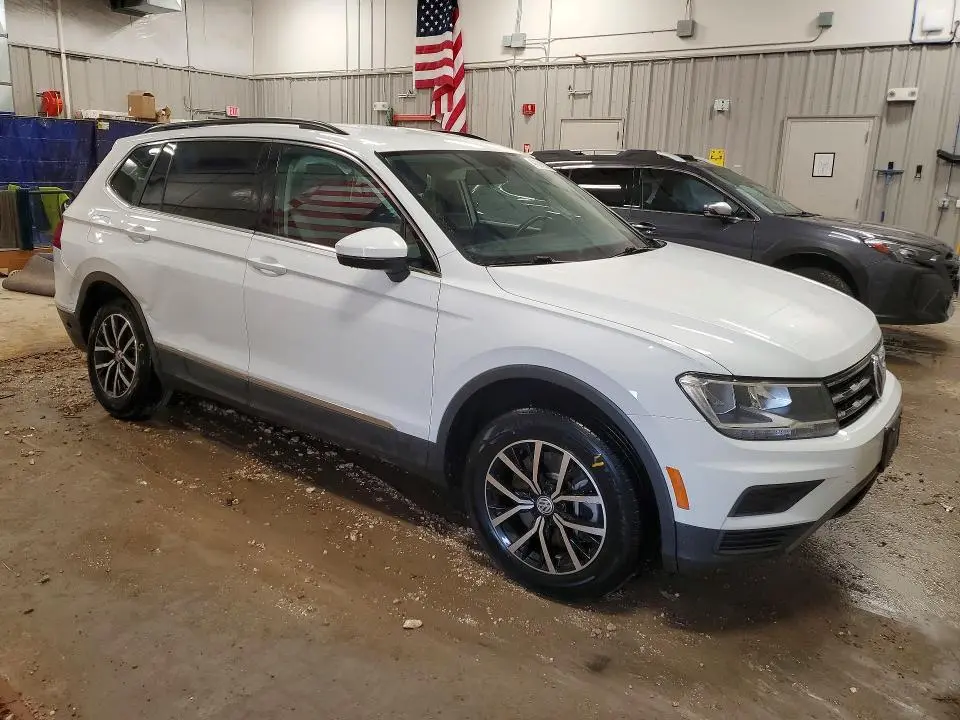 2021 VOLKSWAGEN TIGUAN SE  