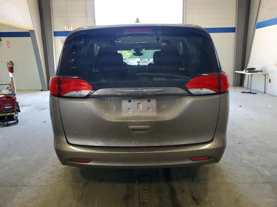 2017 CHRYSLER PACIFICA LX  