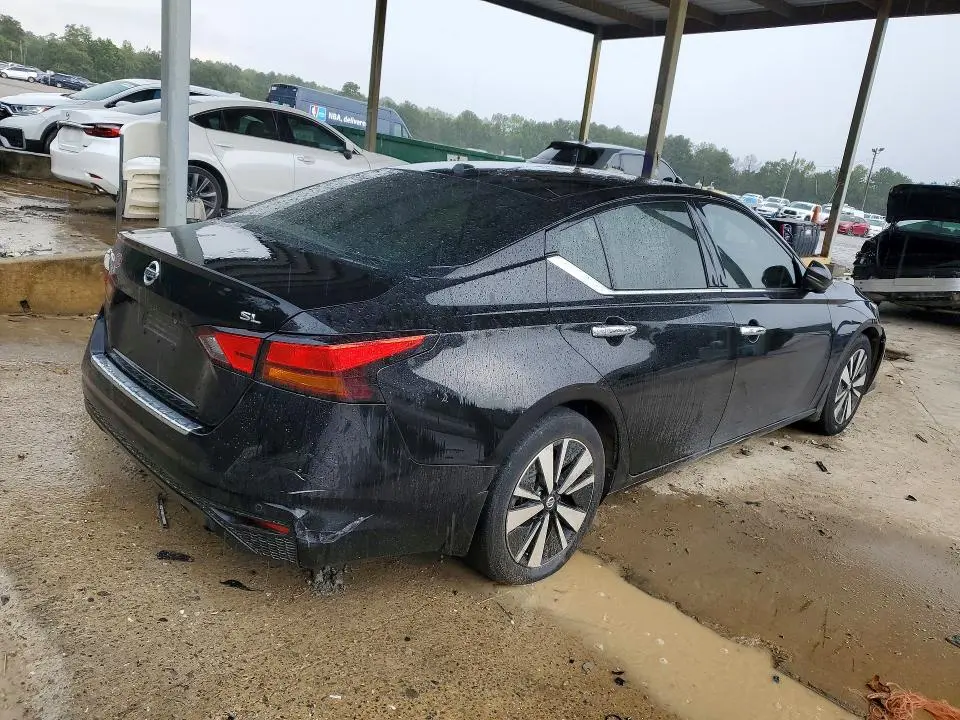 2021 NISSAN ALTIMA SL  