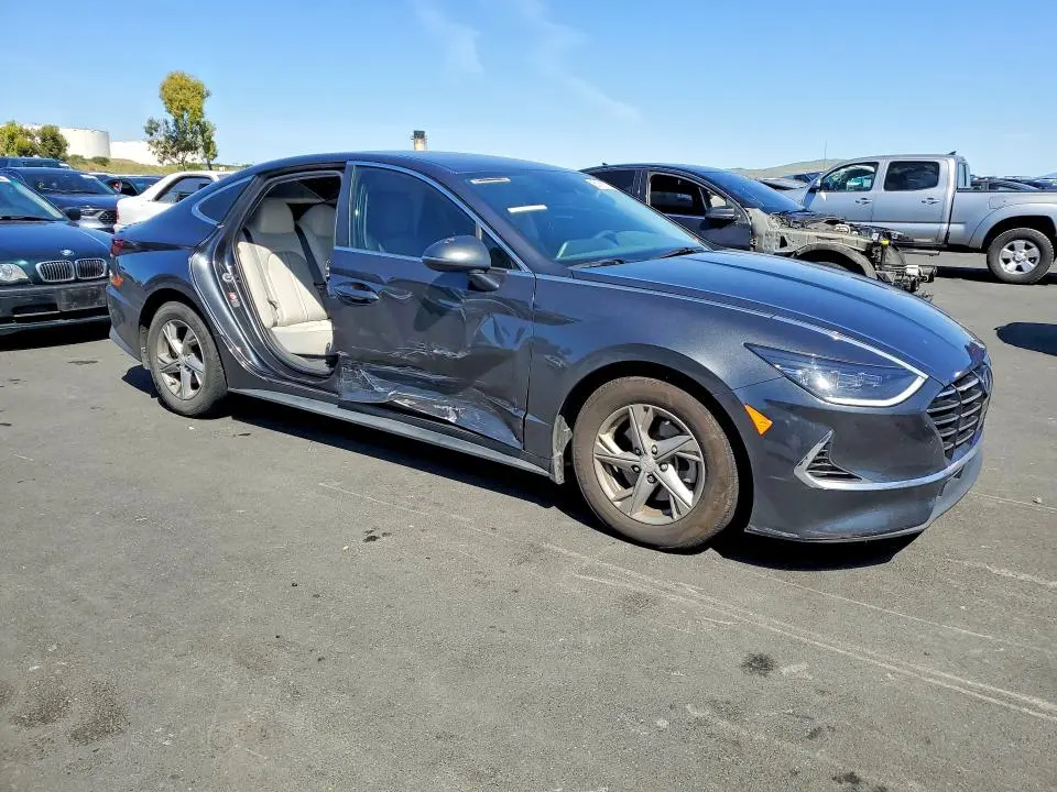 2023 HYUNDAI SONATA SE  