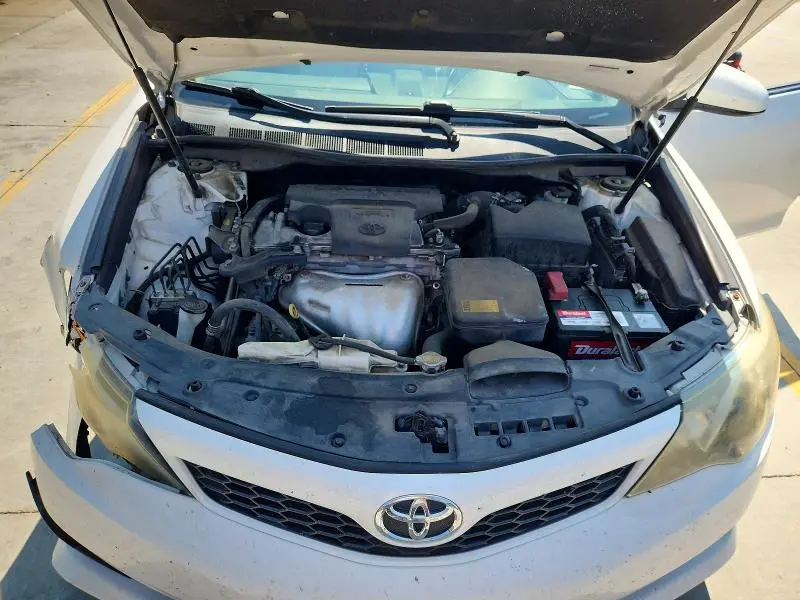 2014 TOYOTA CAMRY SE  