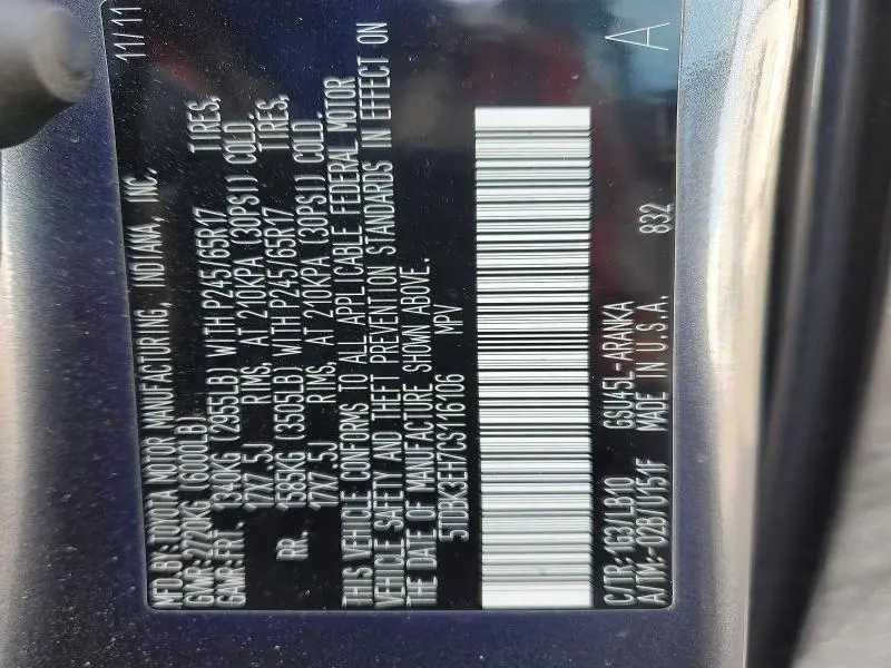 2012 TOYOTA HIGHLANDER SE  