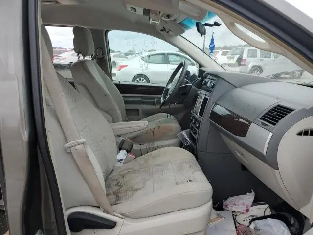 2010 CHRYSLER TOWN & COUNTRY TOURING  