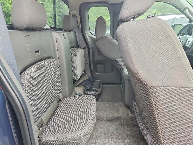 2015 NISSAN FRONTIER SV V6  