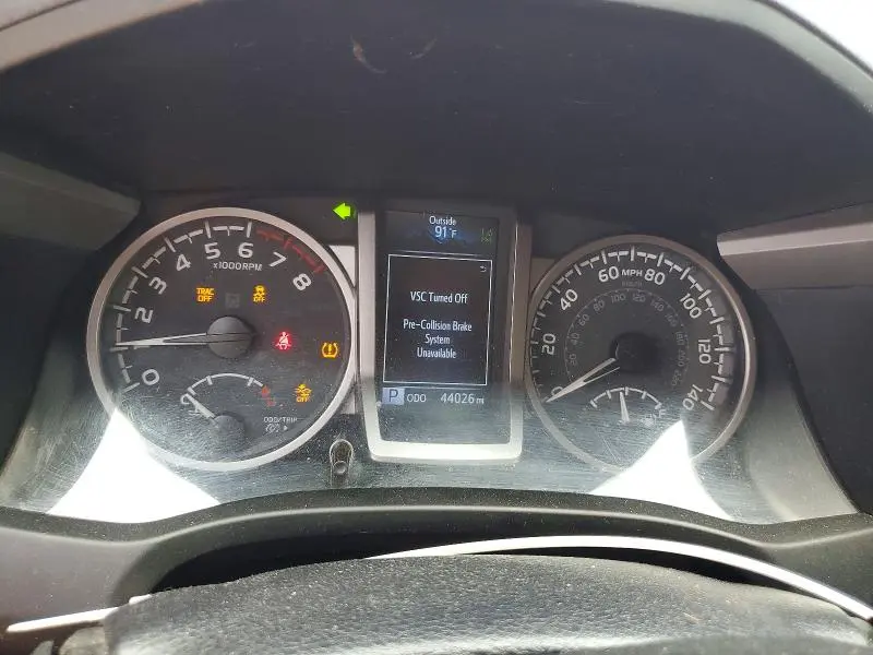 2022 TOYOTA TACOMA SR5 V6  